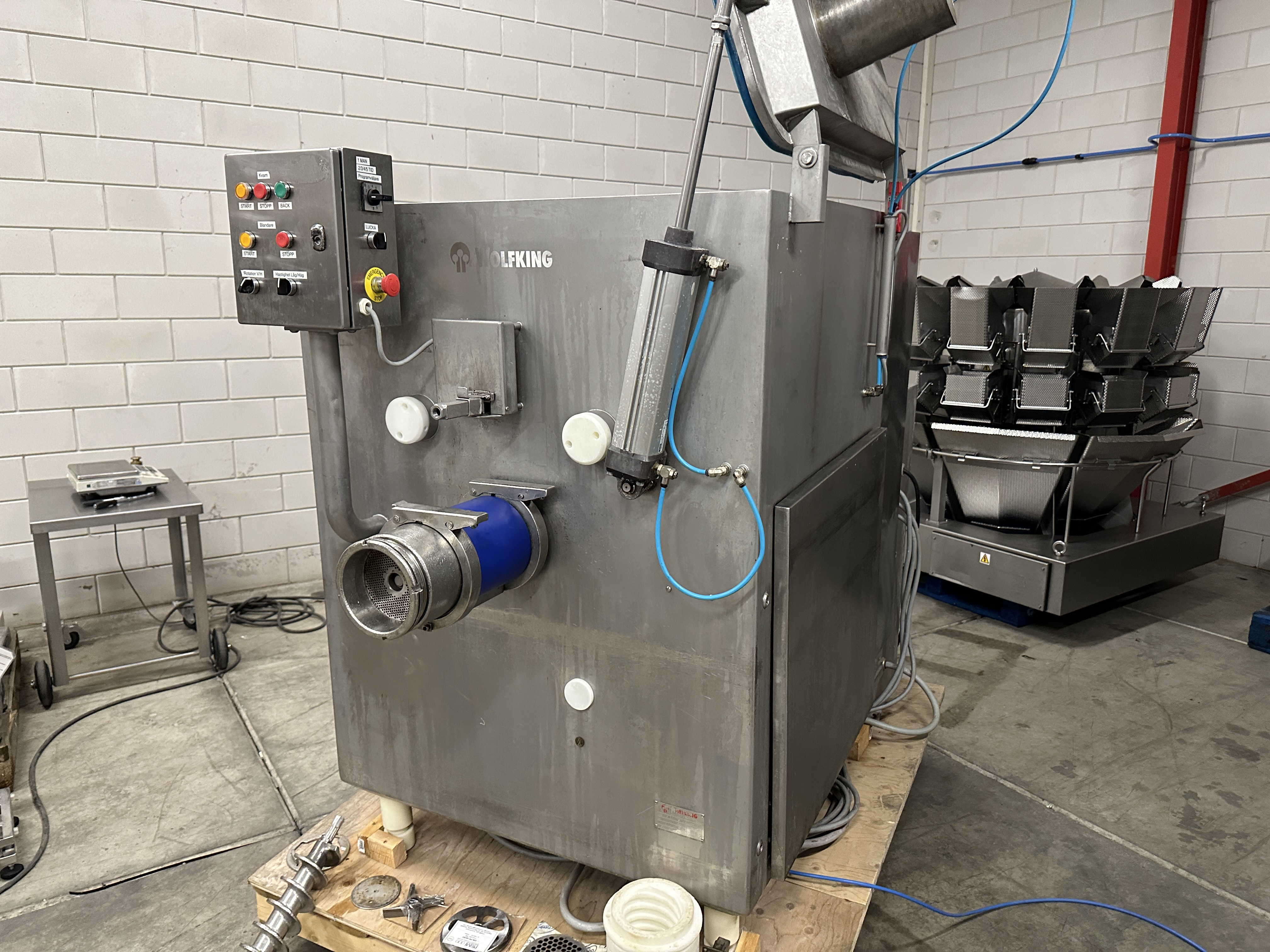 Used Wolfking SMG400/160 mixer grinder