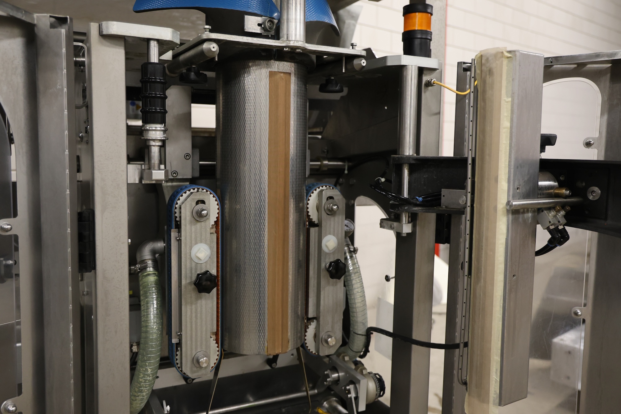 Used 2015 CFS SX400 vertical bagging machine