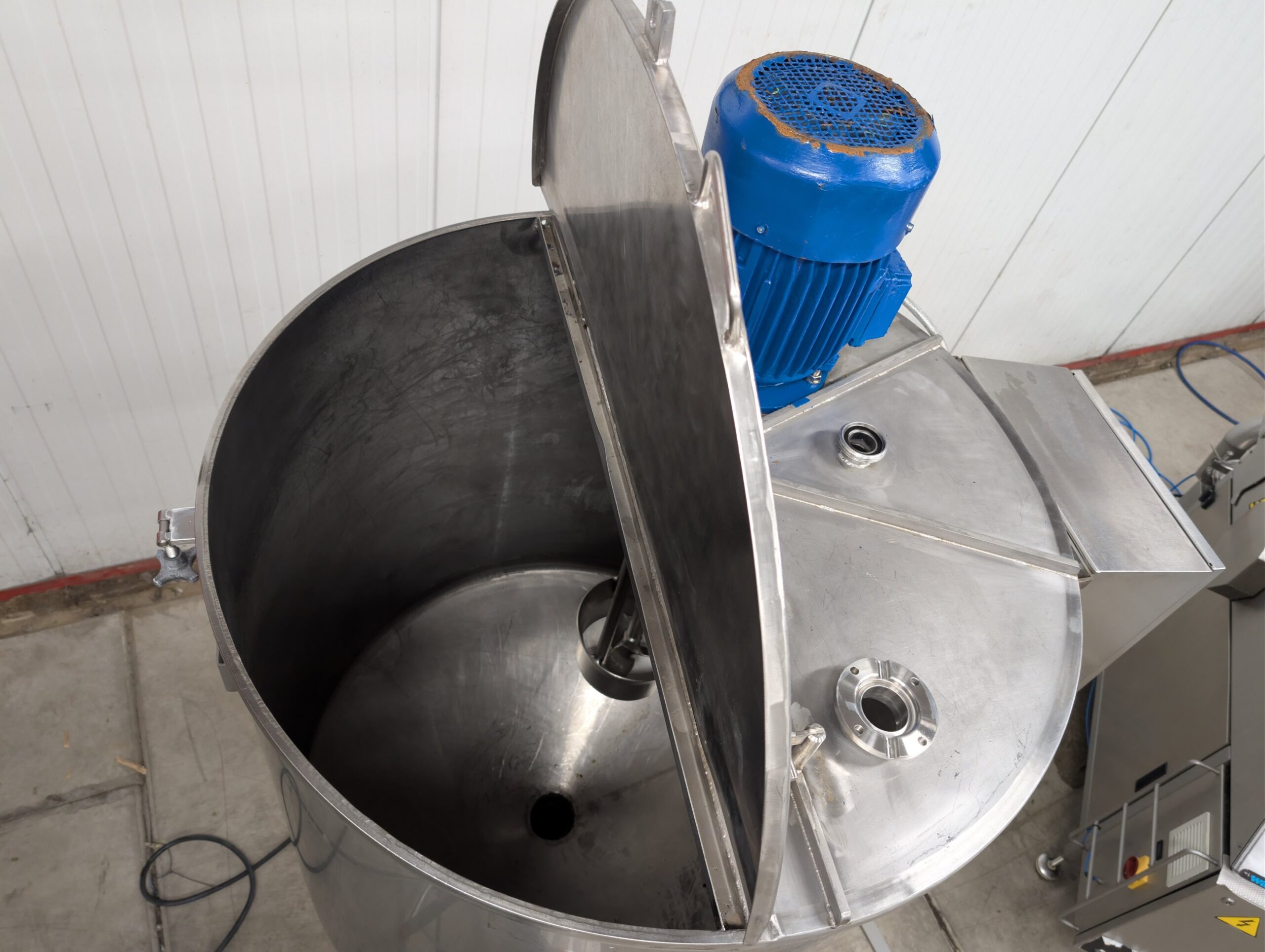 Used 2006 Parema stainless steel mixing tank with agitator (dressing mixer)