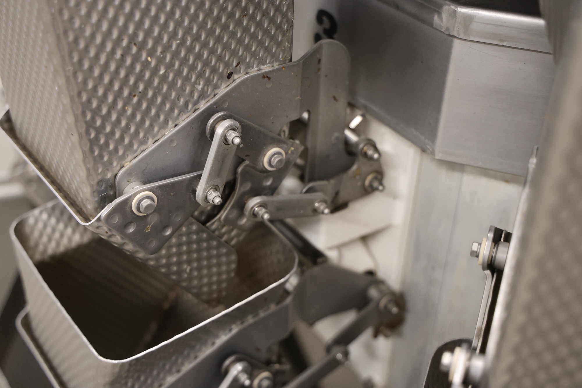 Used Yamato ADW-510-SWH multihead weigher