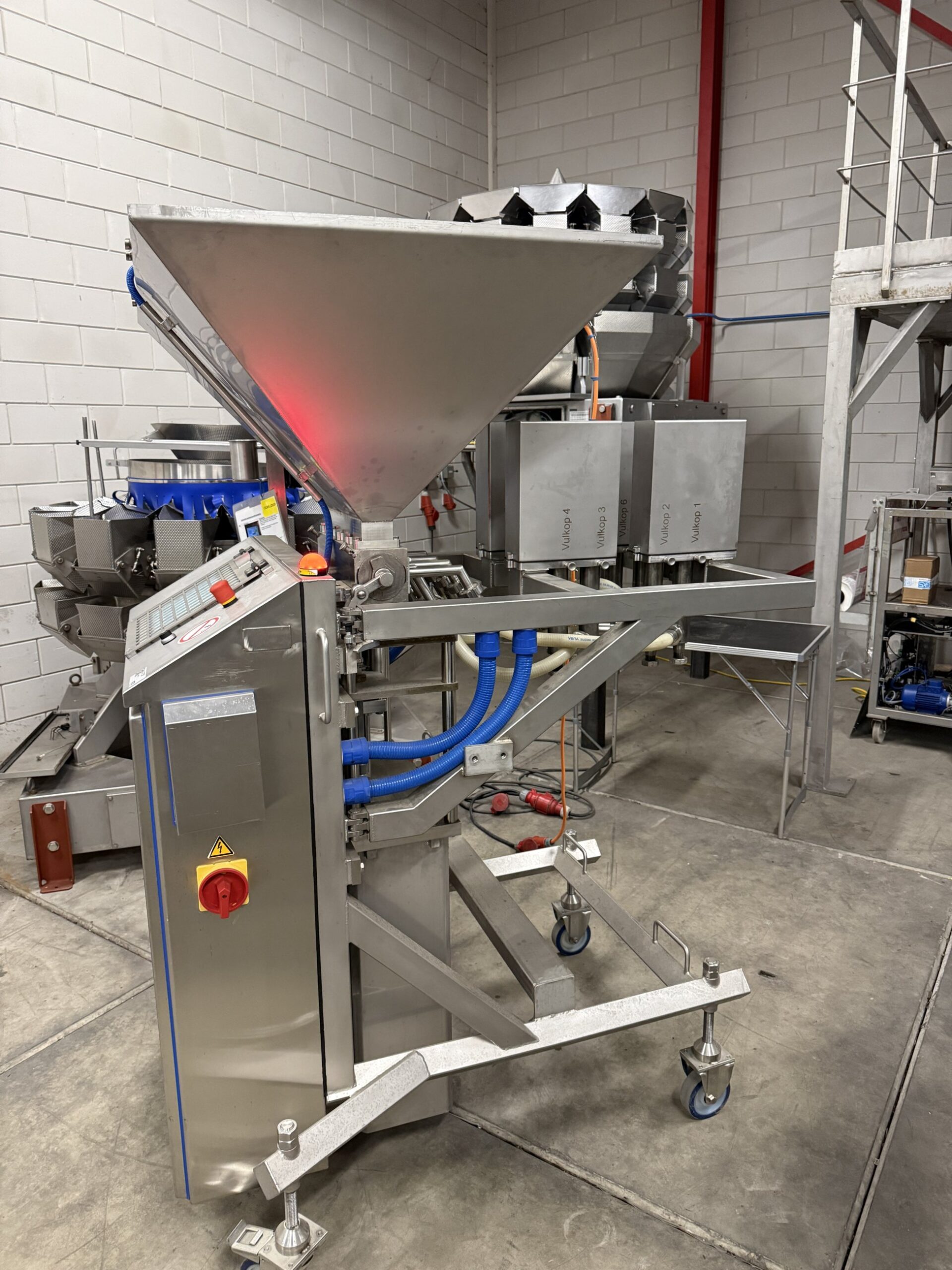 Used 8-head volumetric liquid filler for brine and sauces