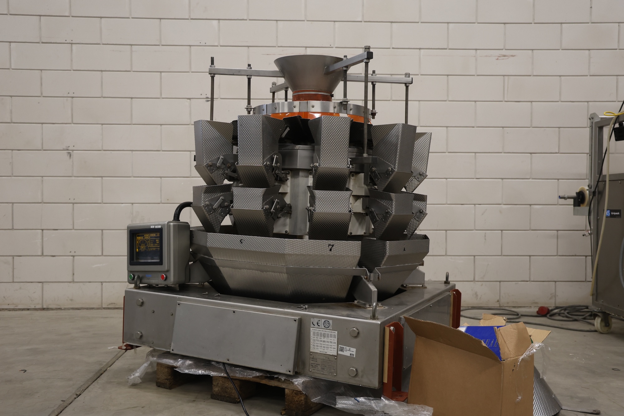 Used Yamato ADW-510-SWH multihead weigher