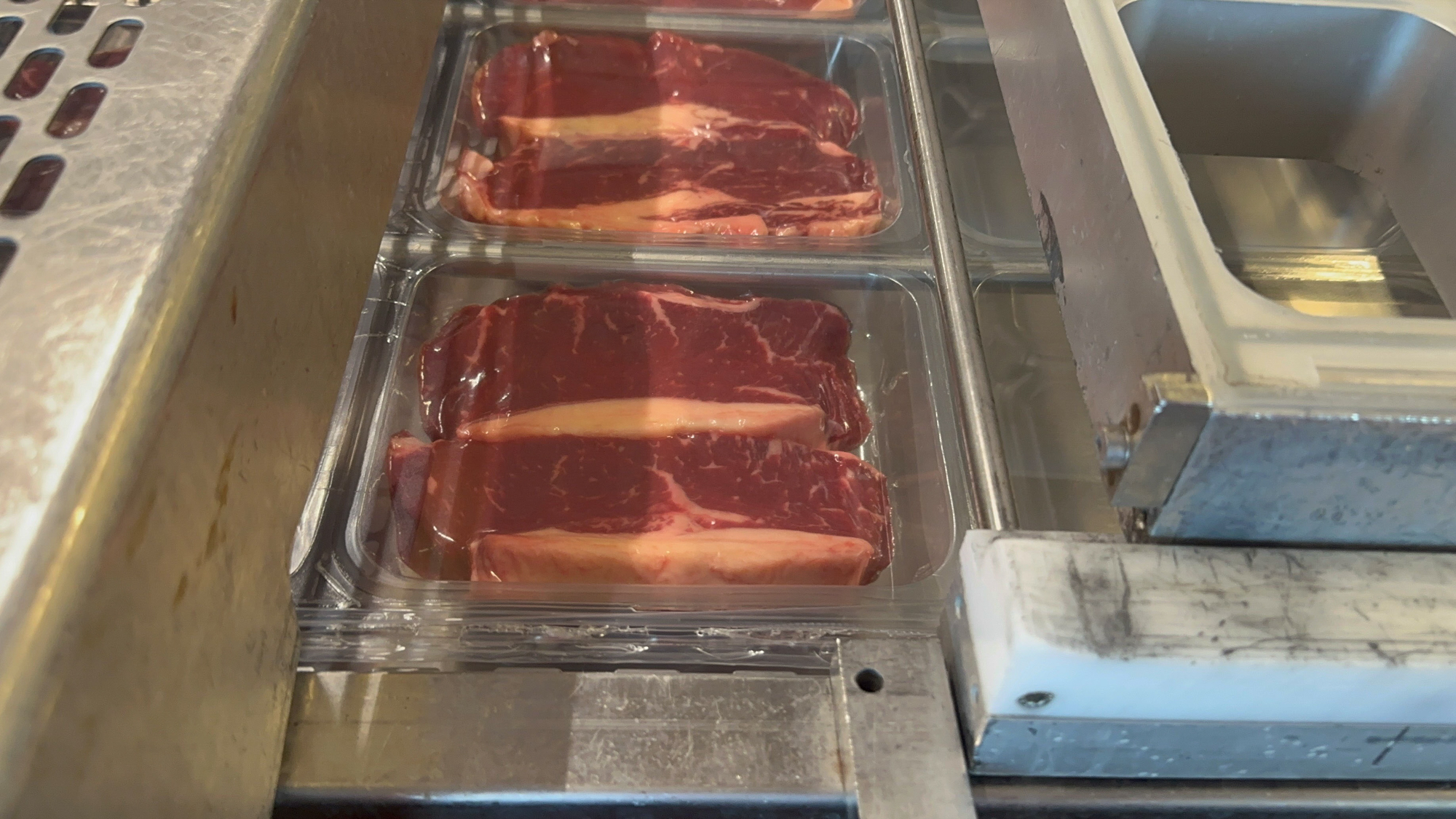 Used 2006 Multivac R570CD skin and MAP thermoformer