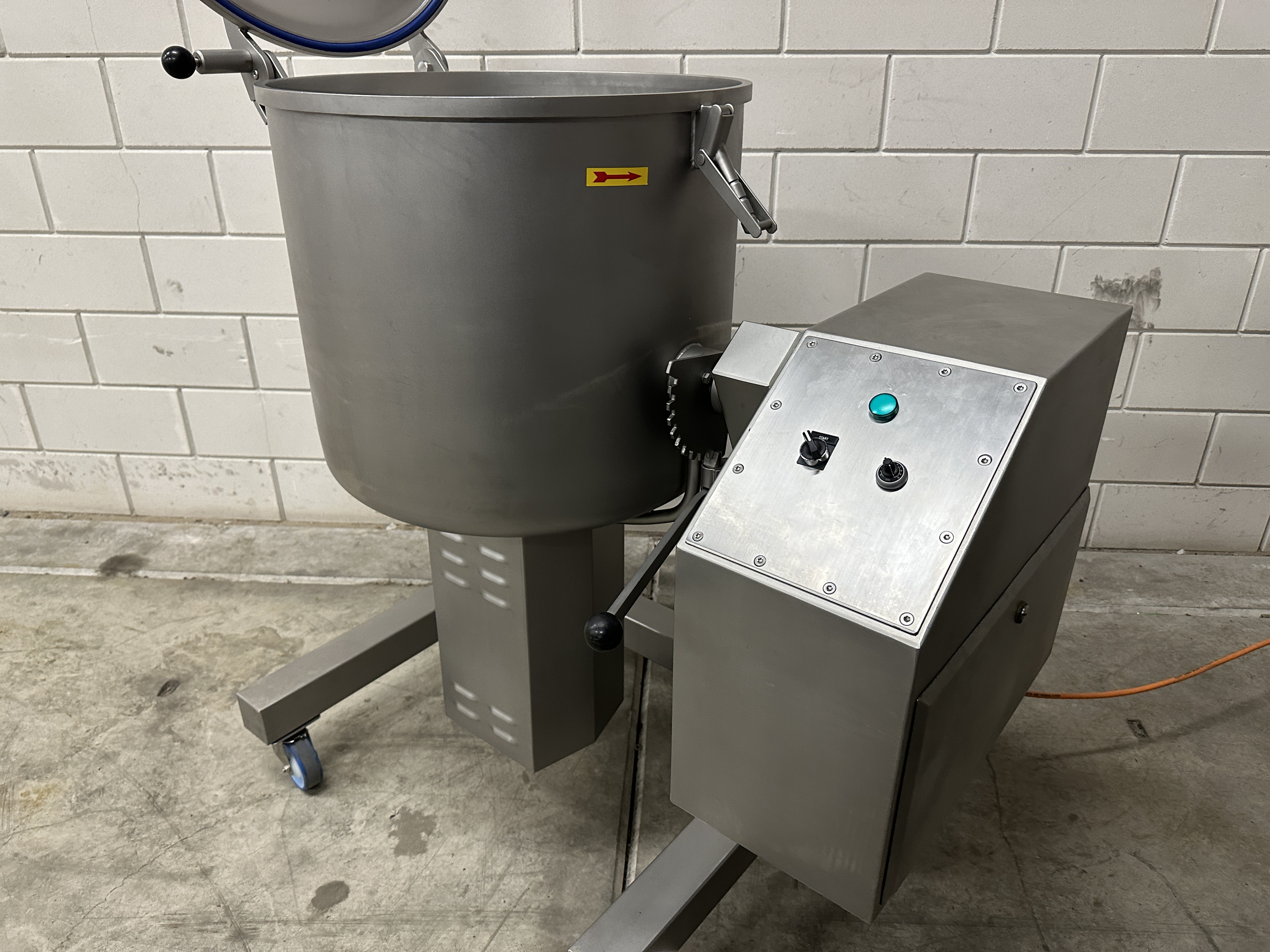 Refurbished Vakona Mixer 150 liter