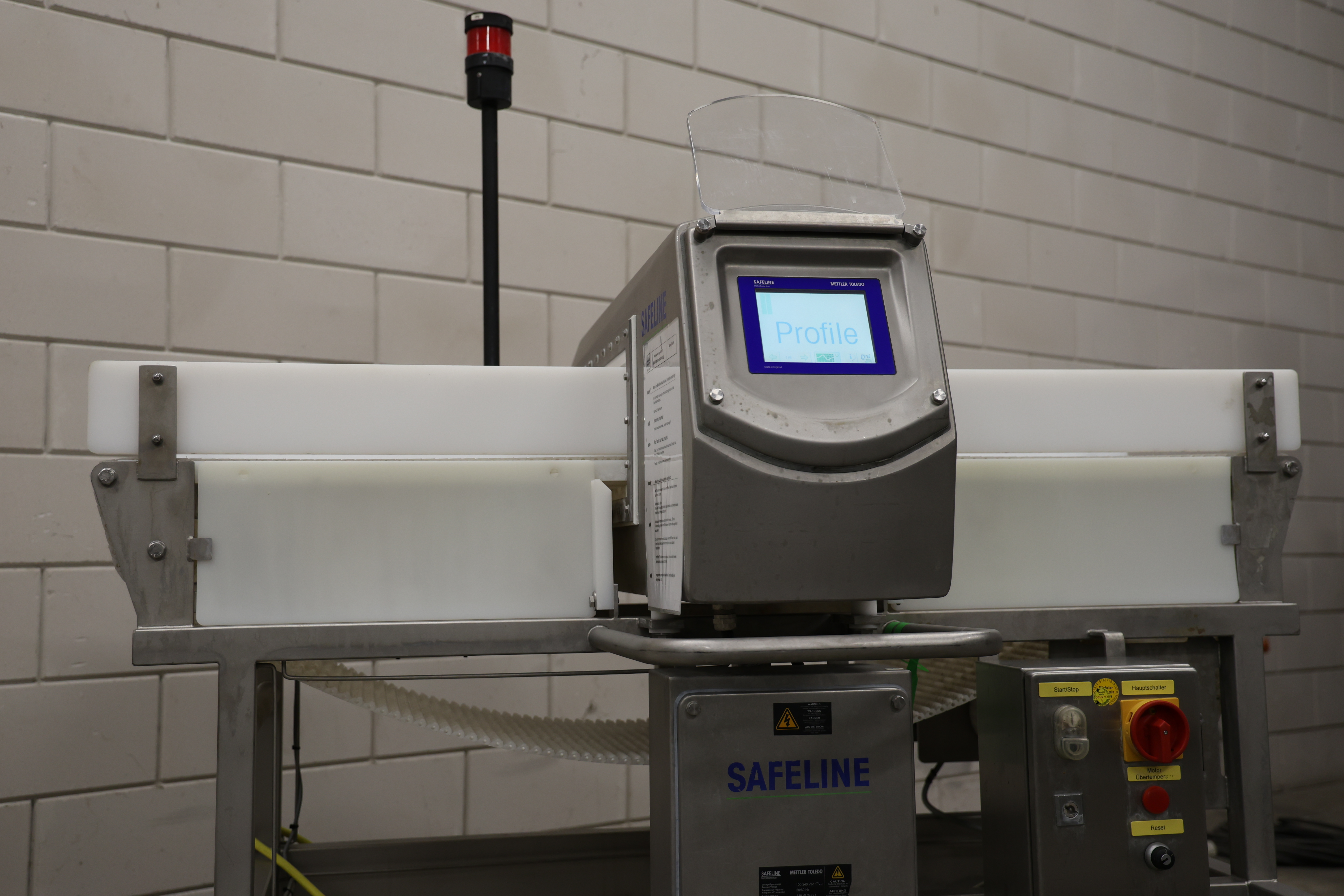 Used Mettler Toledo Safeline metal detector