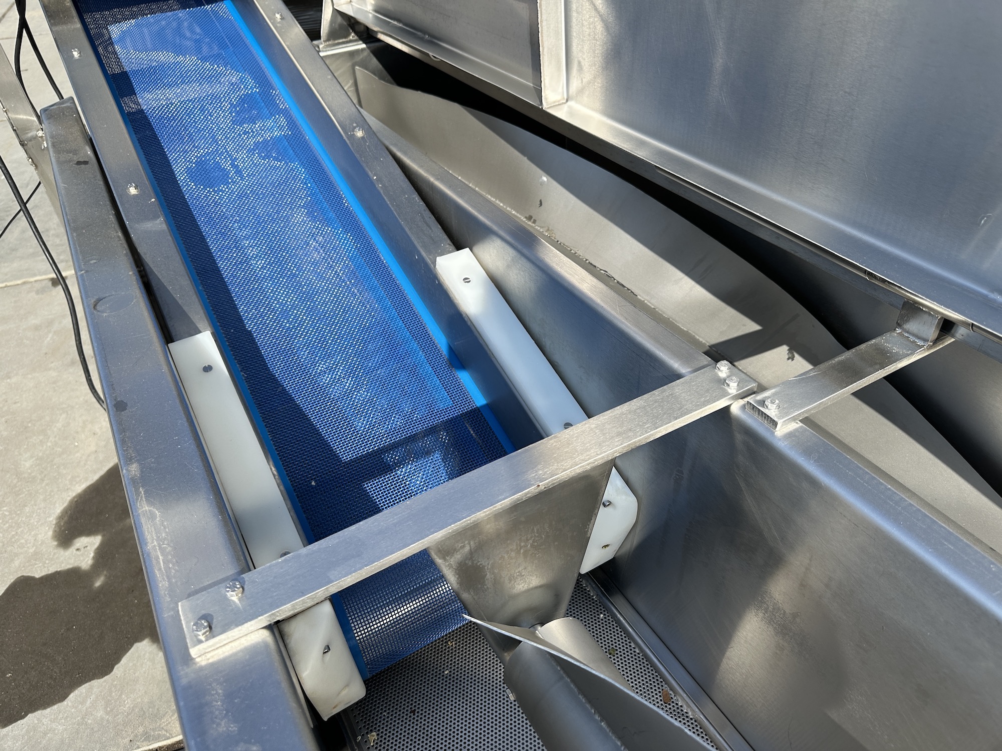 Used Eillert washer for sinking products