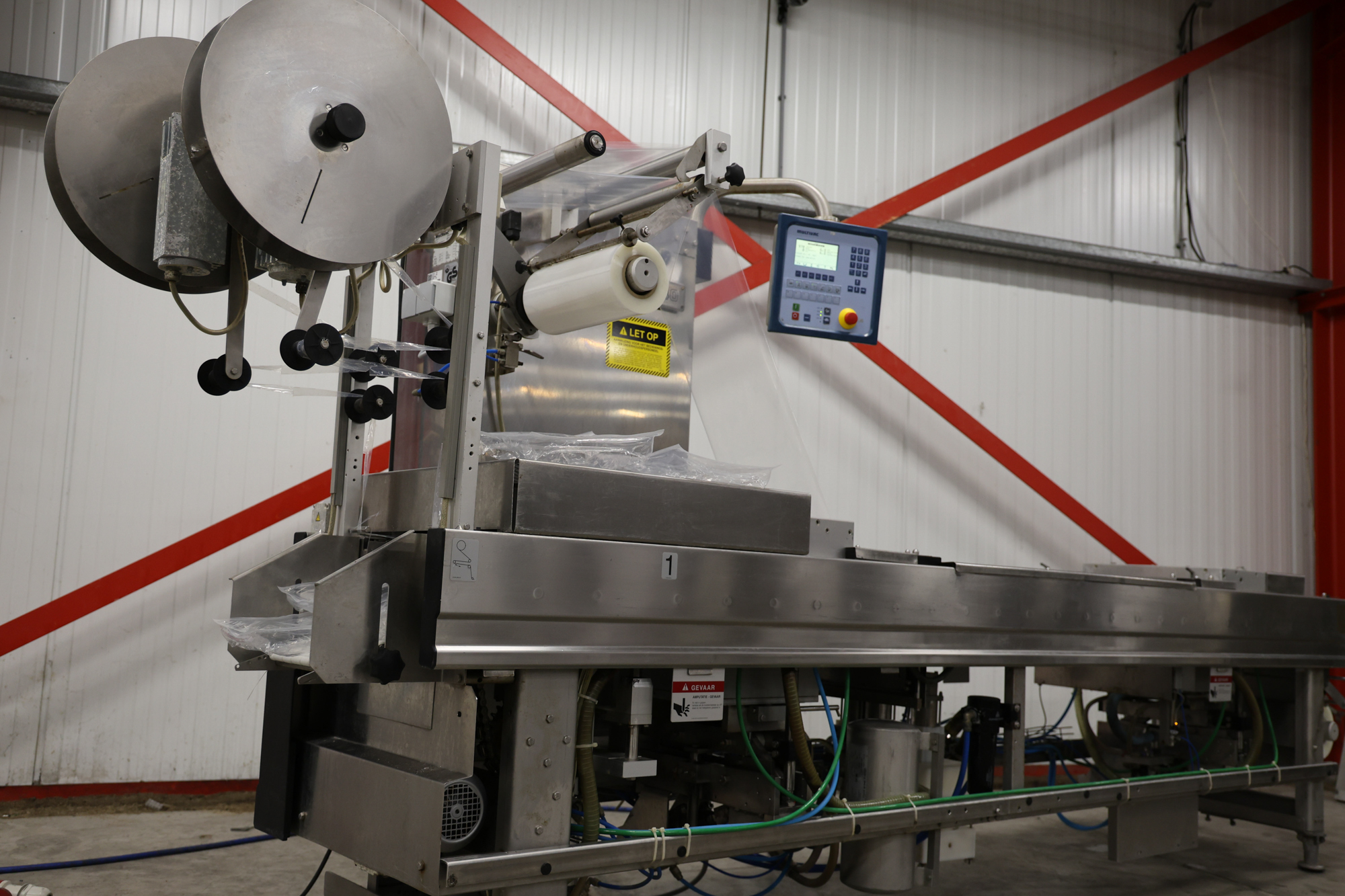 Used 2004 Multivac R140 compact thermoformer