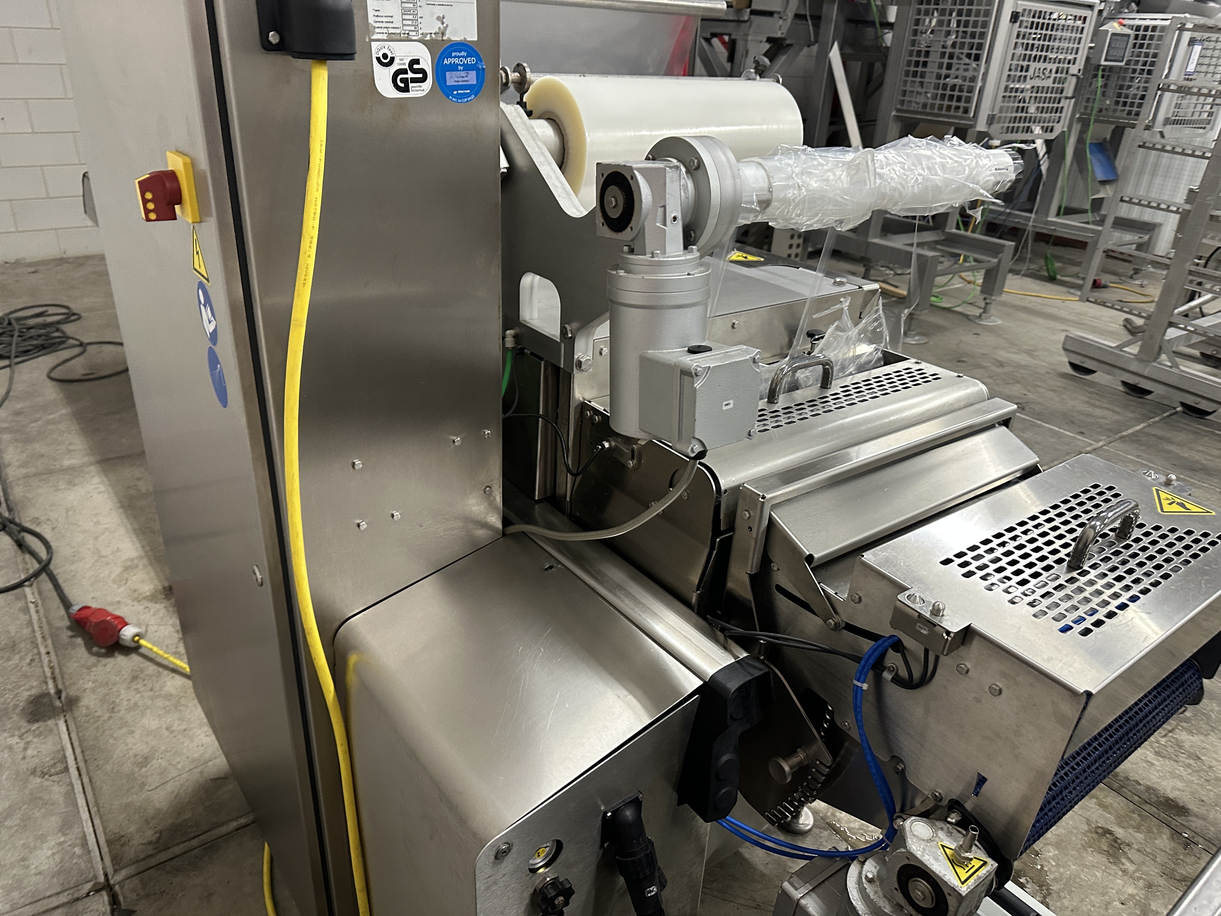 Used 2015 Multivac T300 with skin and MAP