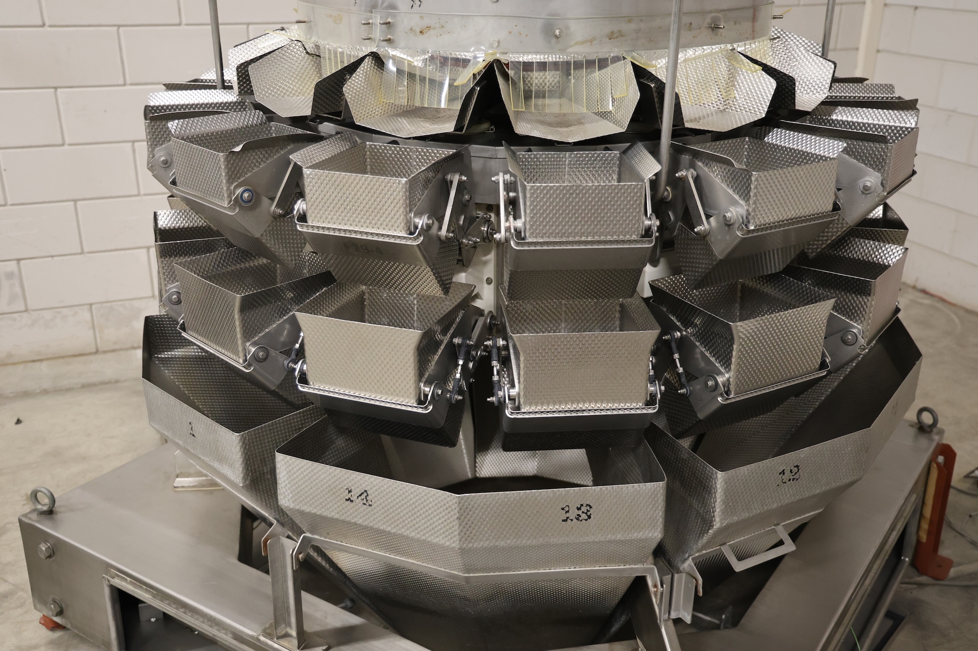 Used Yamato ADW-714-SWH multihead weigher