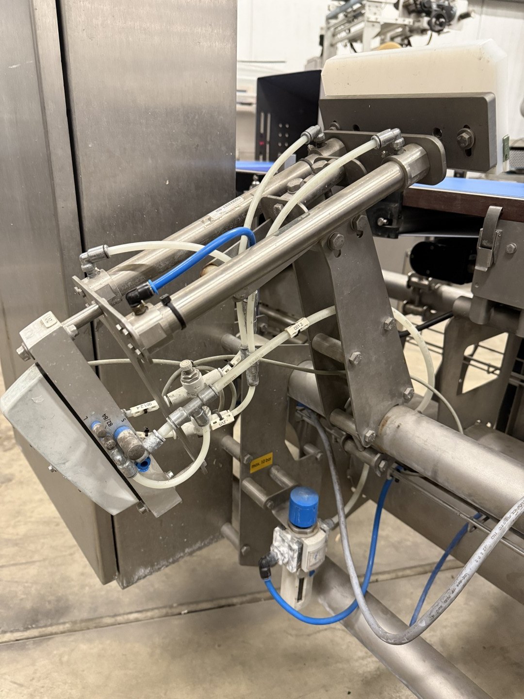 Used 2011 Mettler Toledo Garvens XS 3 CC checkweigher with metal detector