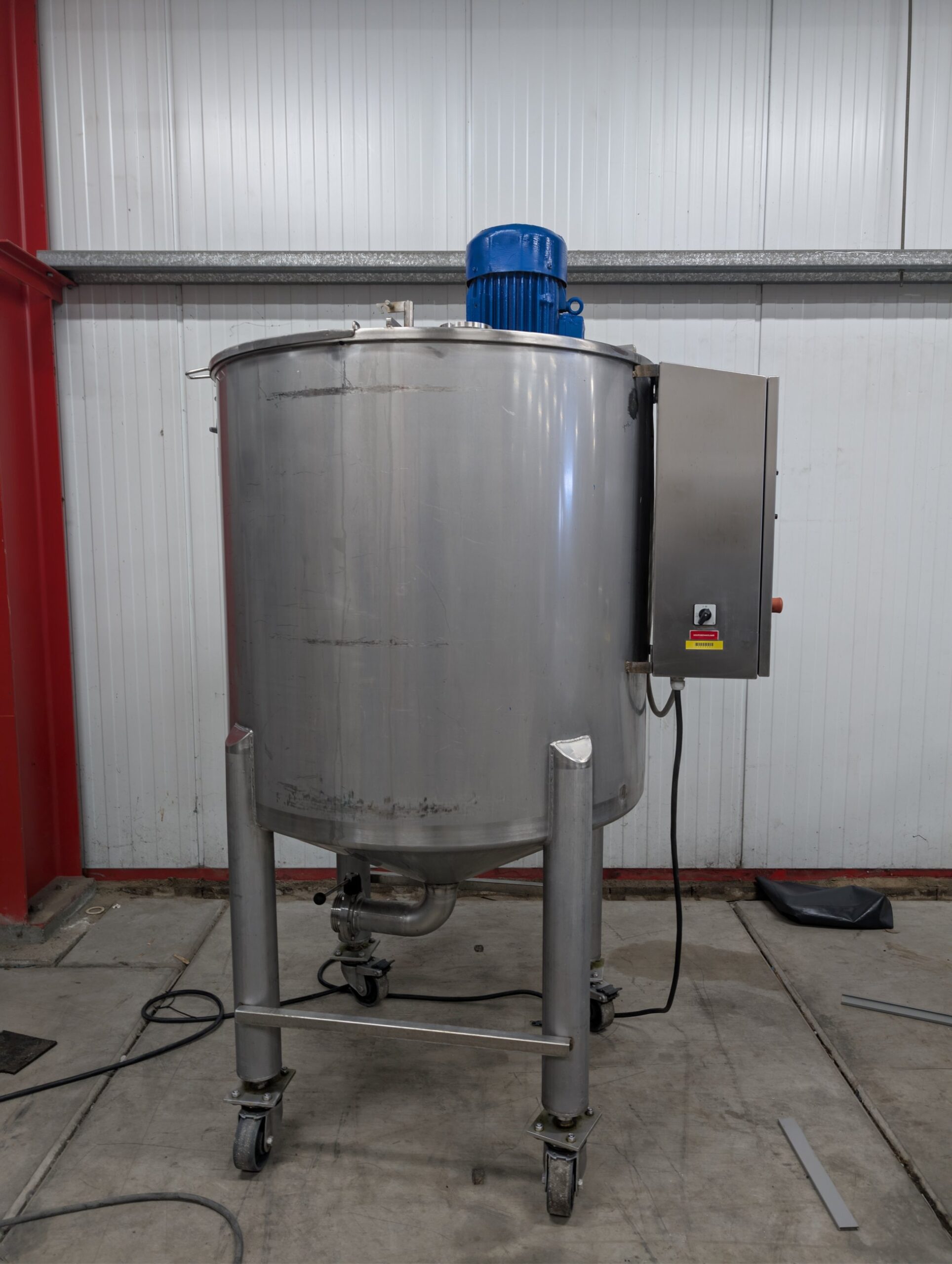 Used 2006 Parema stainless steel mixing tank with agitator (dressing mixer)
