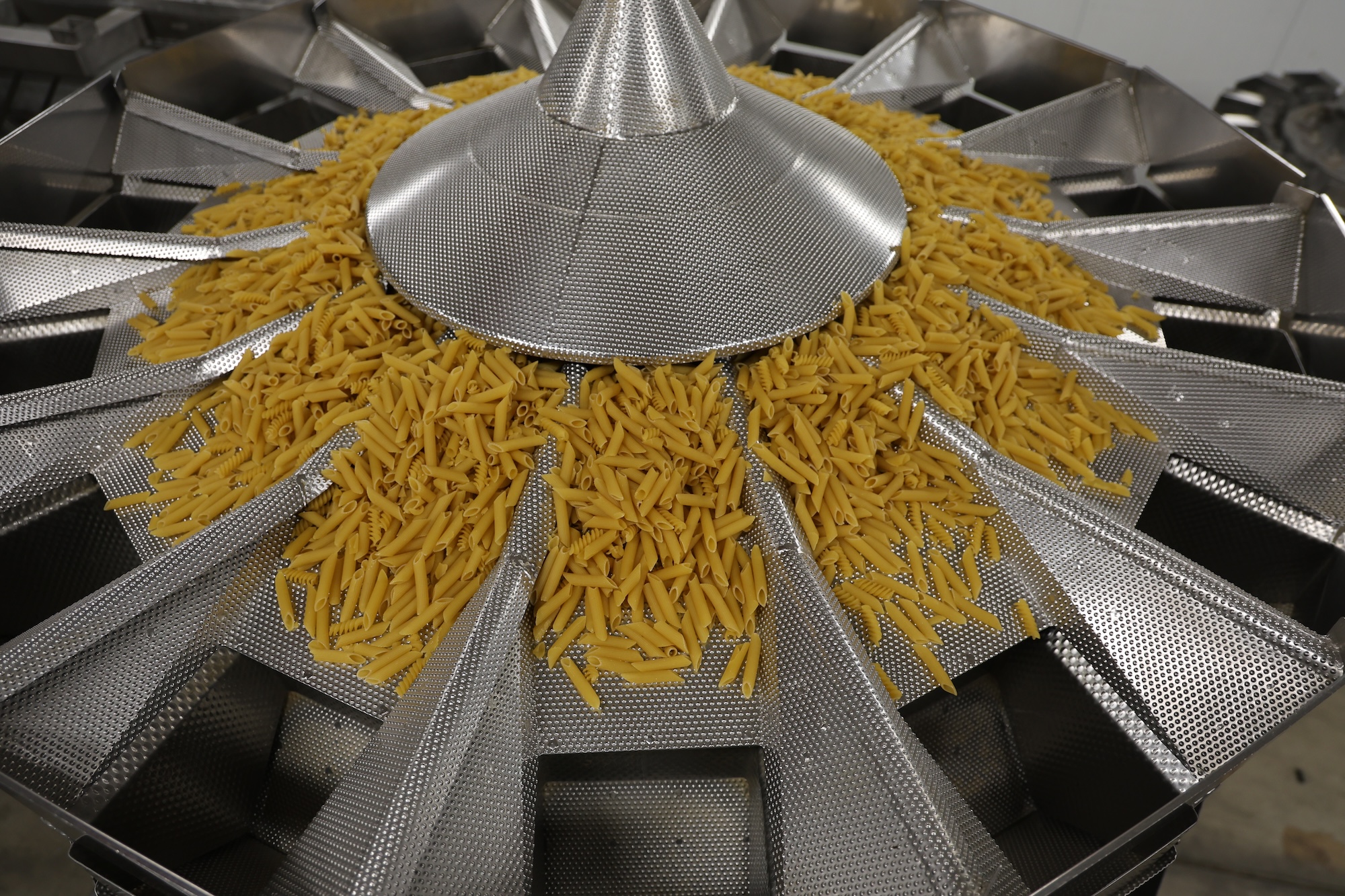 Used Yamato ADW-714-SWH multihead weigher