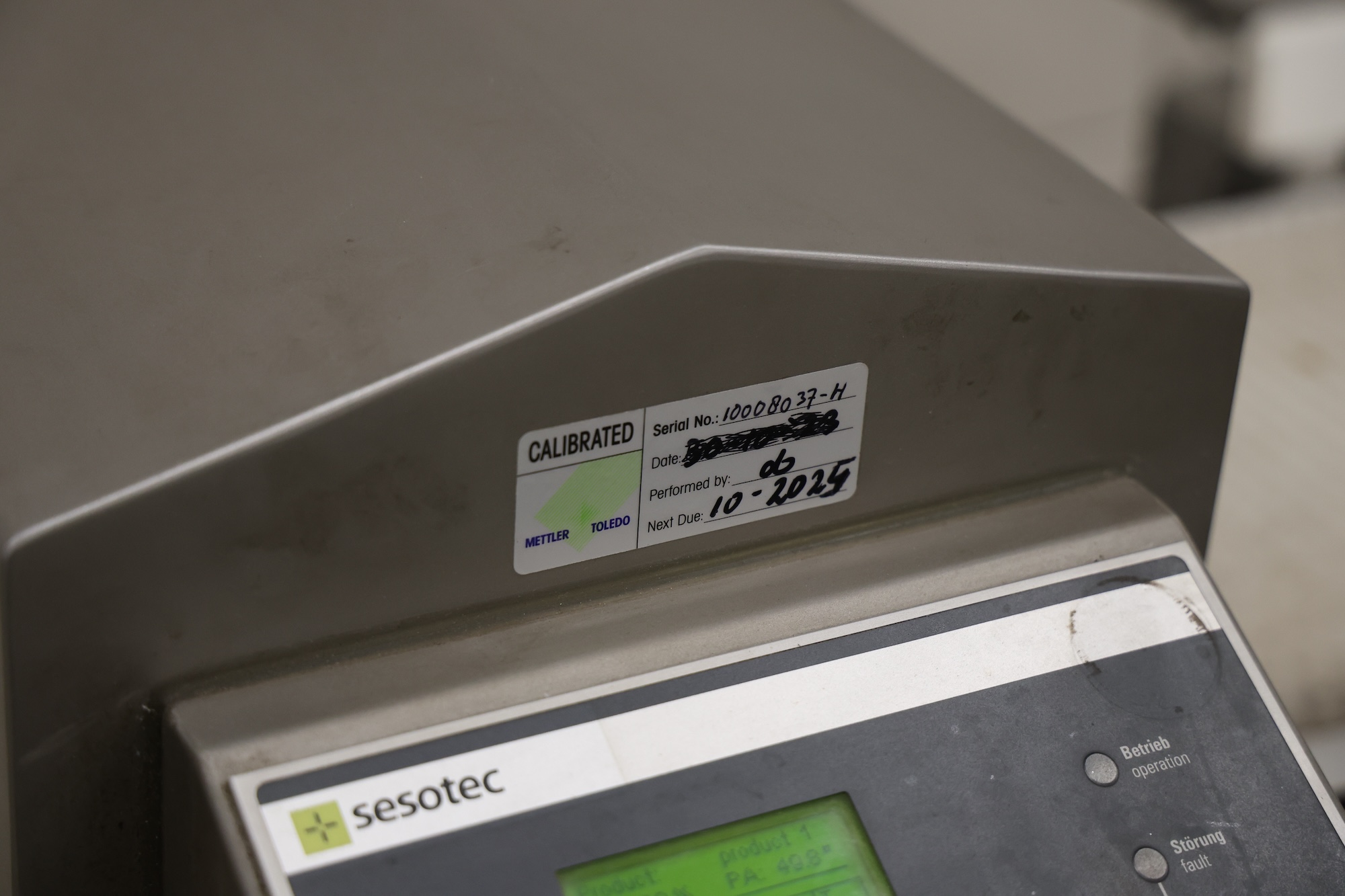 Used 2015 Sesotec Metal detector with reject