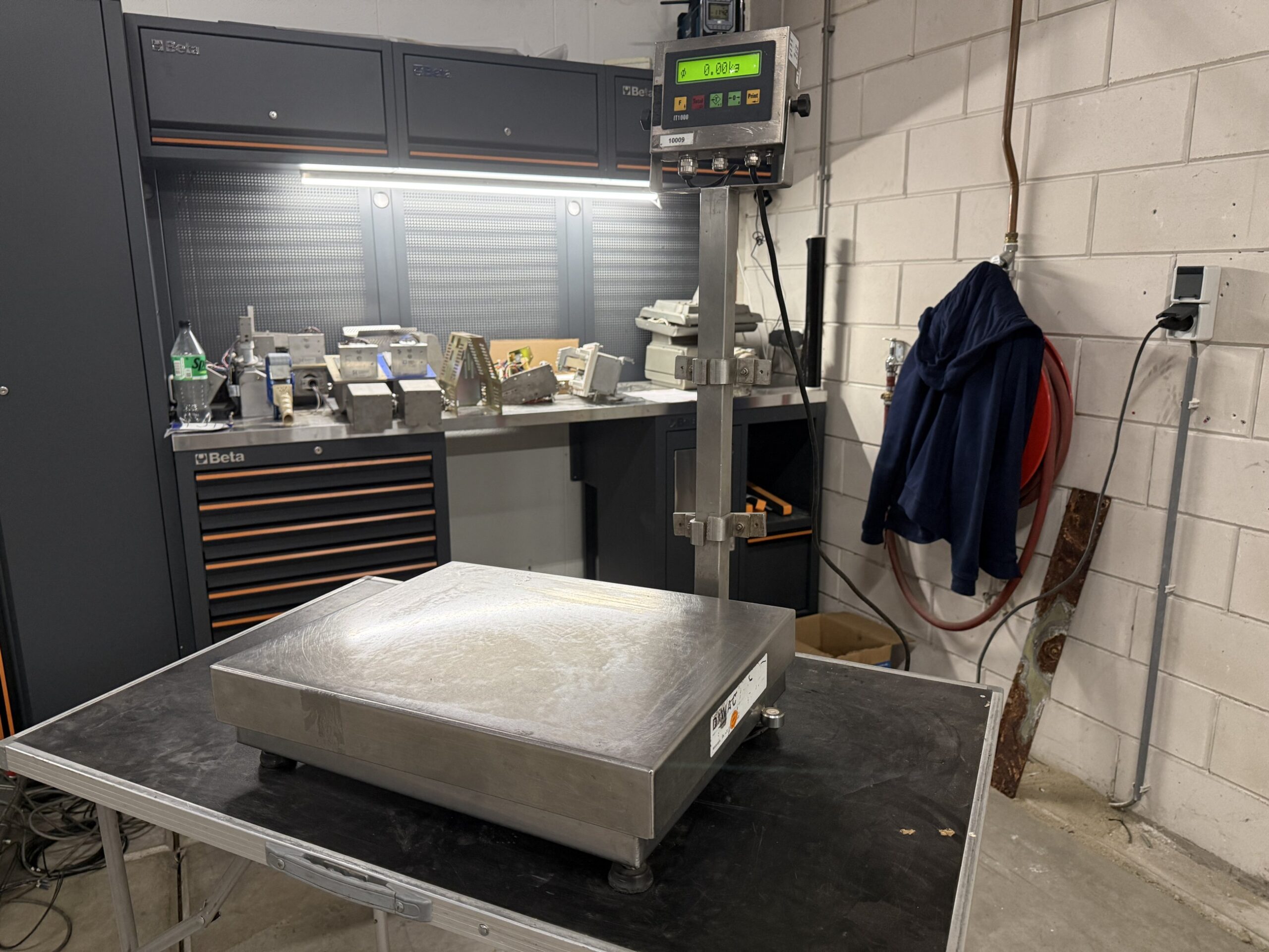 Used Stainless steel 30 kg platform scale with IT1000 indicator