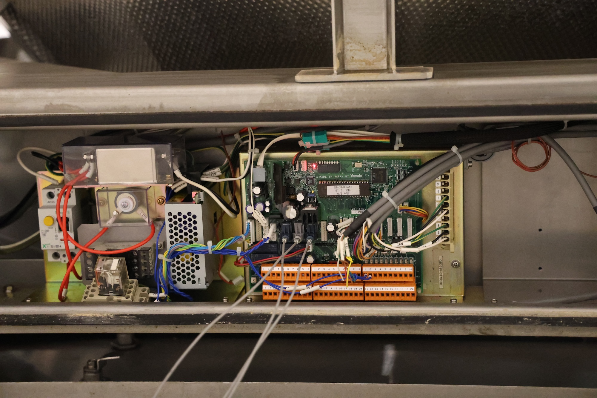 Used Yamato ADW-714-SWH multihead weigher