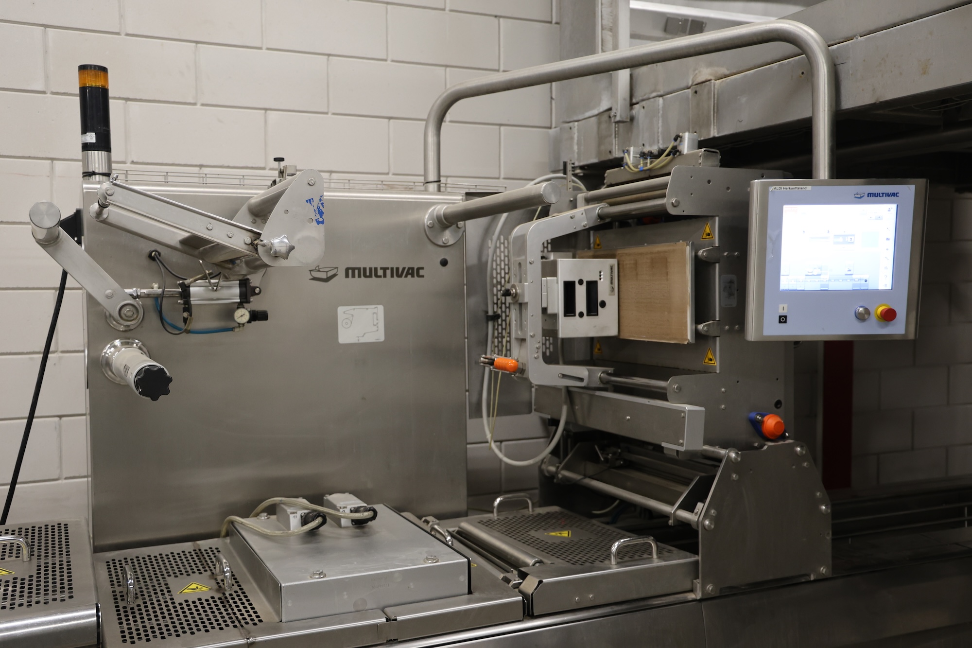 Used 2013 Multivac - Yamato Full automatic weighing and packing line