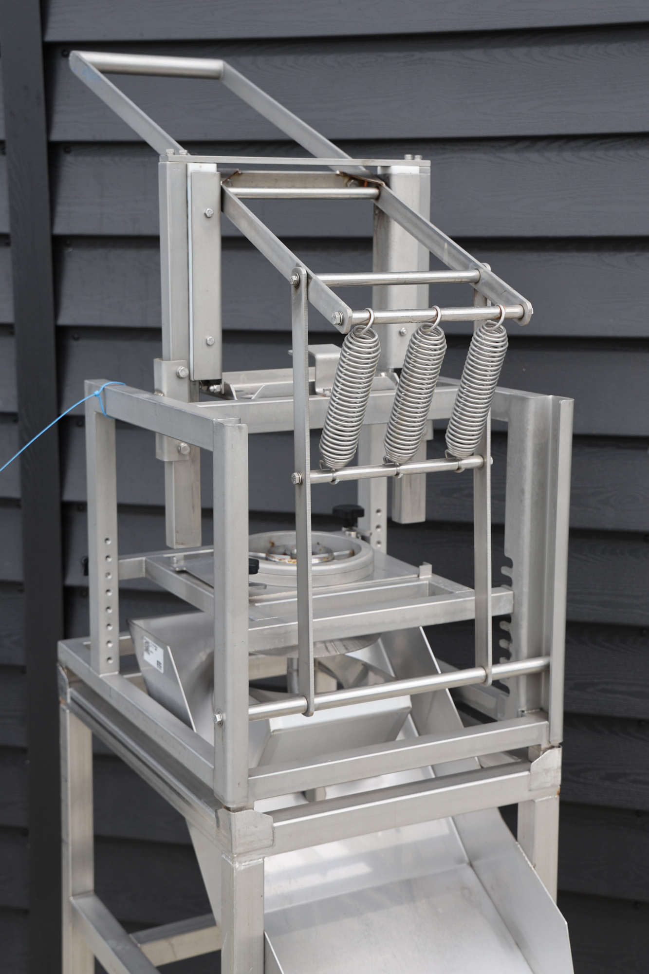 Used STC Manual dicing/ cutting