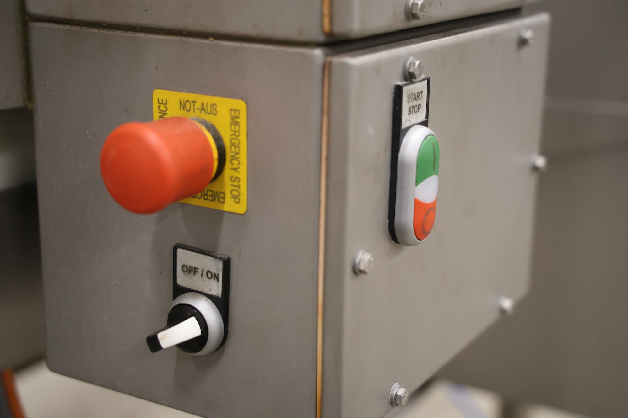 Used 2015 Sesotec Metal detector with reject