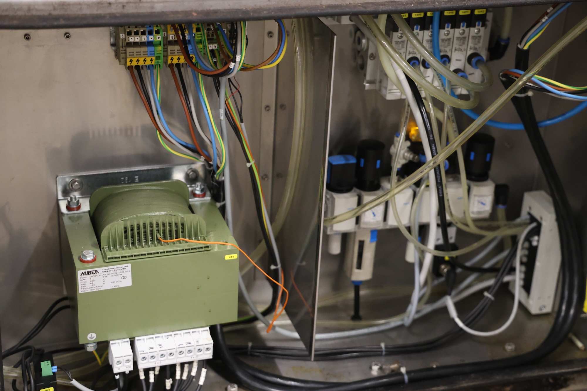 Used 2008 VC999 K7 vacuum line with shrink tunnel