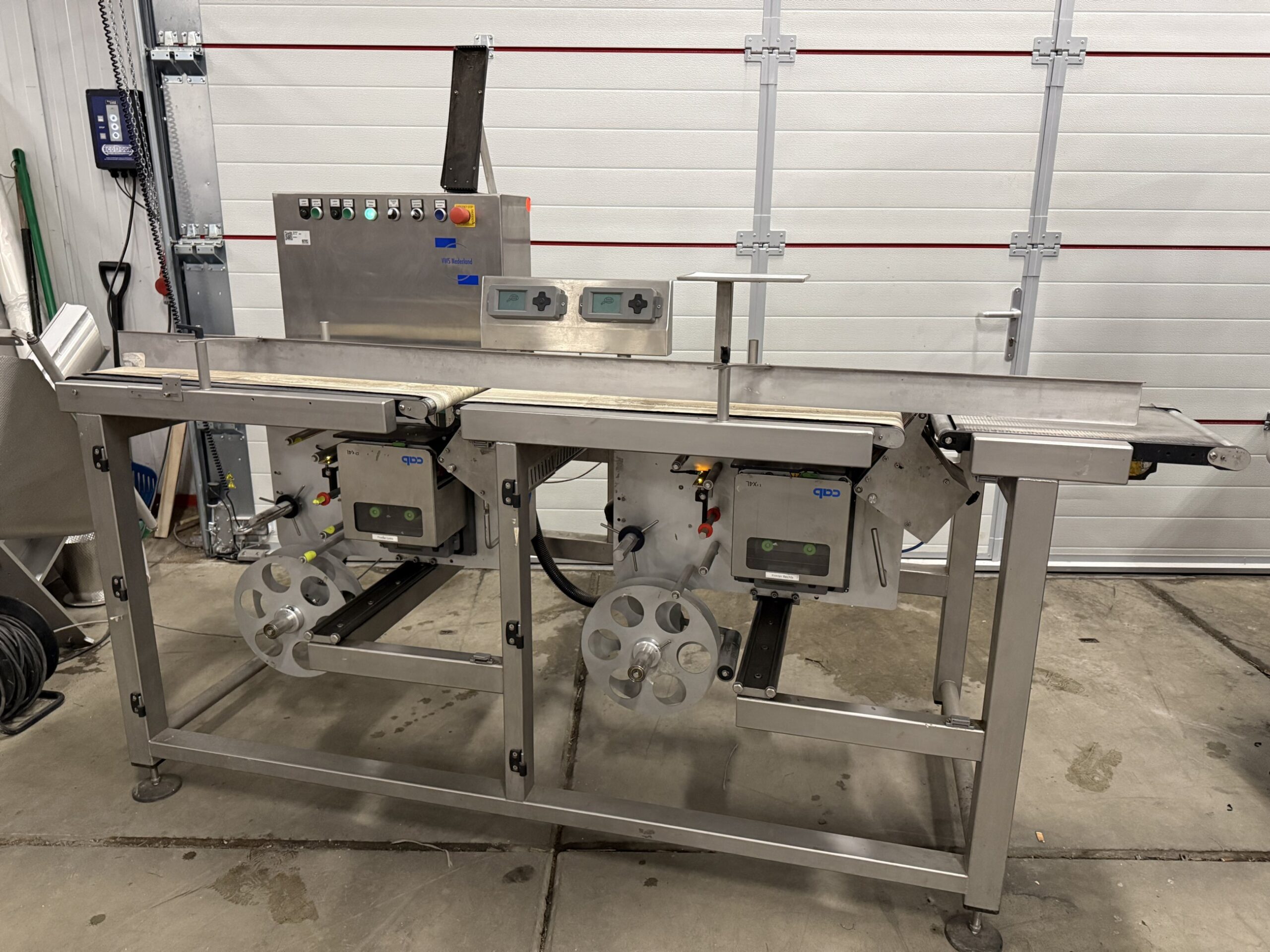 Used VWS Nederland labelling line with two print and apply stations