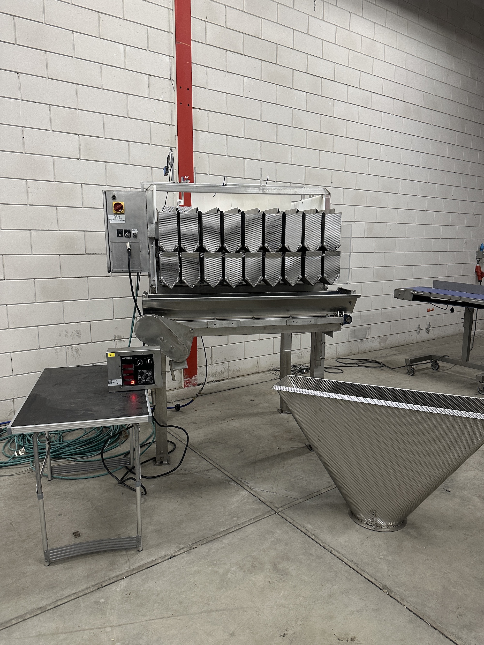 Used Newtec 9 heads weigher