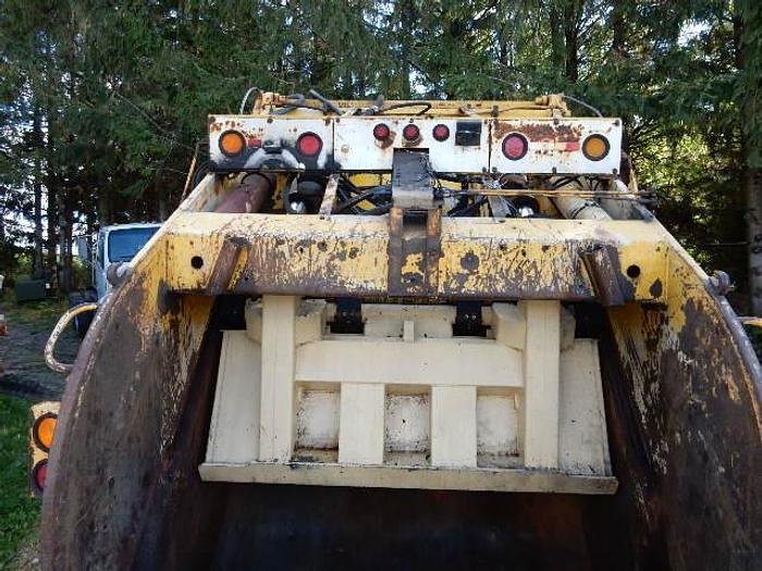 Used Leach 2R-III Rear Loader Tailgate
