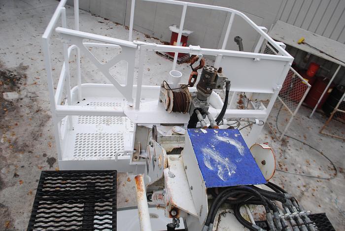 Used Altec LS63 on 2015 International 4300 SBA 4x2 Reg Cab Flatbed Truck - M37501