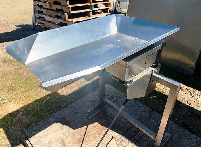 Used Feeder, Vibratory, 10" x 24", S/st, #S743933