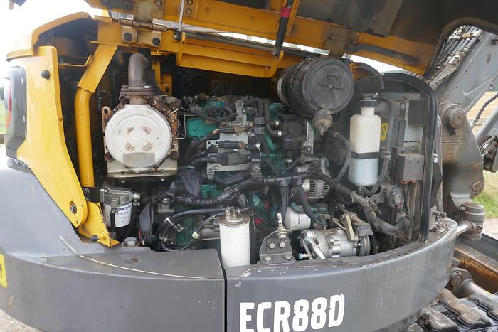 Used 2014 VOLVO ECR88D