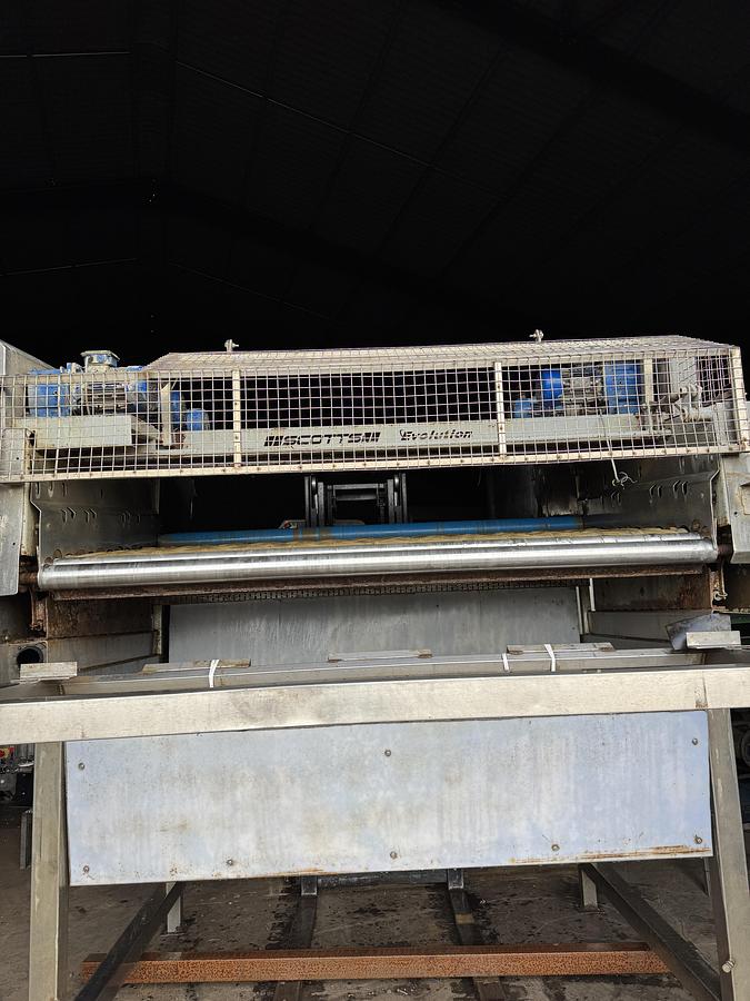 Used Scotts  Evolution separator