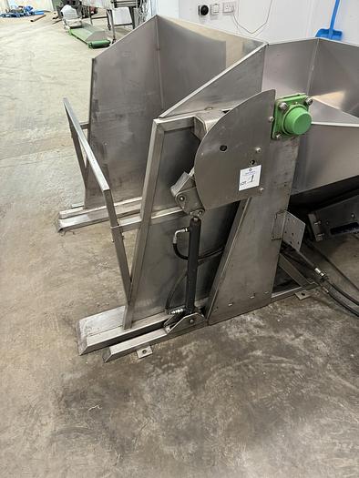 Used Sale of vegetable packing facility, due to cessation of W Clappison LTD processing vegetables