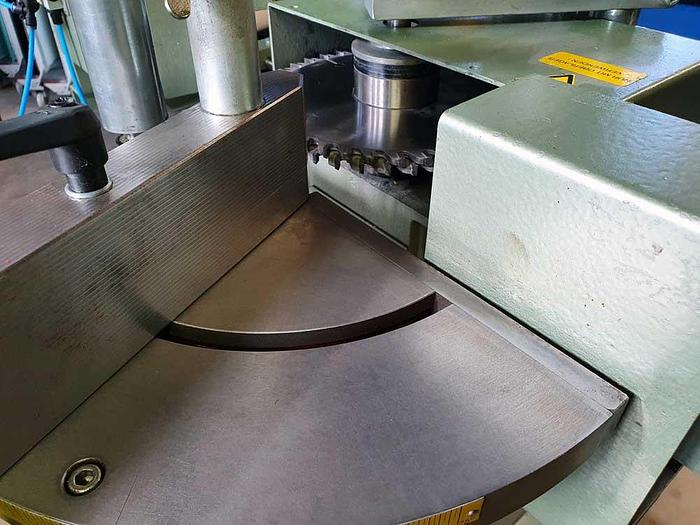 Used 2007 Graule  GRAULE end milling machines type AKF 6/250