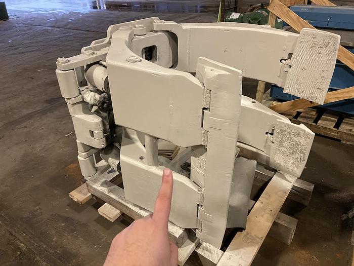 Used 60" CASCADE PAPER ROLL CLAMP MODEL 77F-RDS