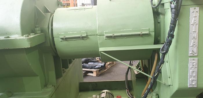 Used 1990 Yi-Tzung (Taiwan) 36in wide x 14in diameter Two Roll Mill