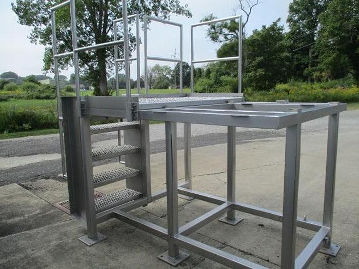 Used Work Platform, Stainless Steel, 3'Wx5' 8"L, Vertical Stairs
