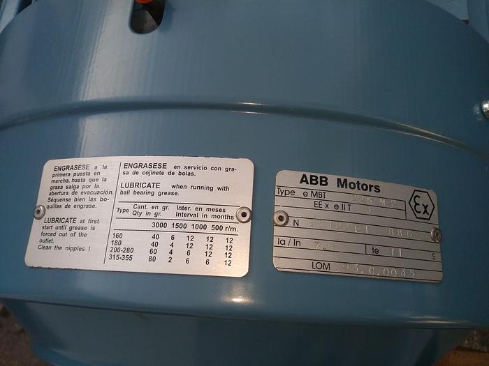 Explosionsgeschützter Asychnron Drehstrommotor eMBT 225 M-2, EE x eIIT 3, ABB, 31 KW, neuwertig