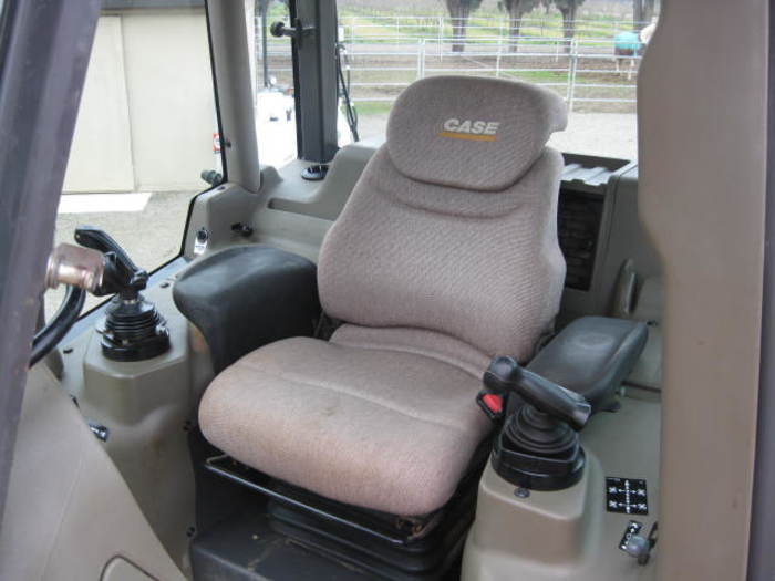 Used 2011 CASE 1650L