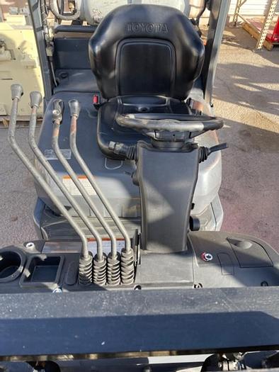 Used 2012 Toyota Forklift 8FGCU20