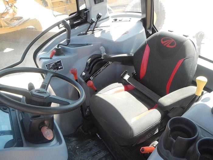 2018 Mahindra 8090PST