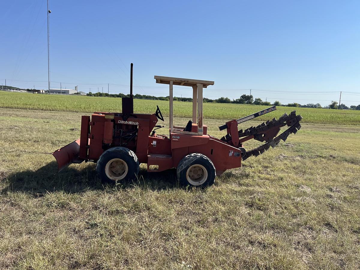 Used 1977 Ditch Witch R65DD