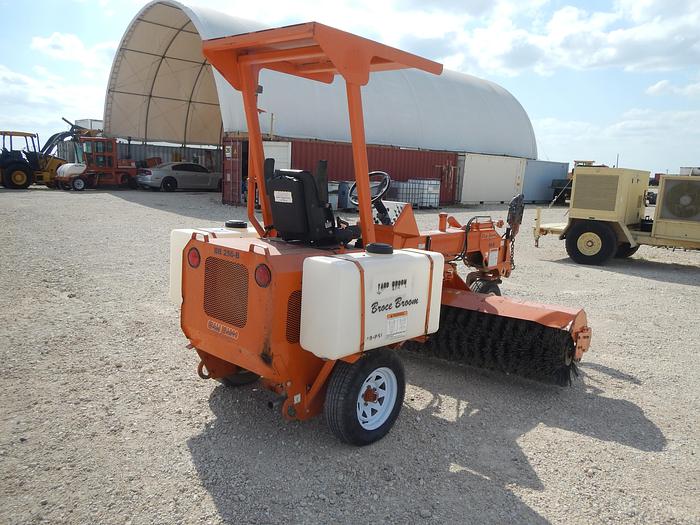Used 2014 Broce Broom BB250B