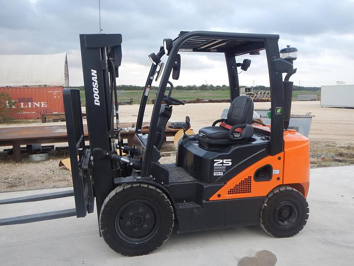 Used 2019 Doosan  D25S-7