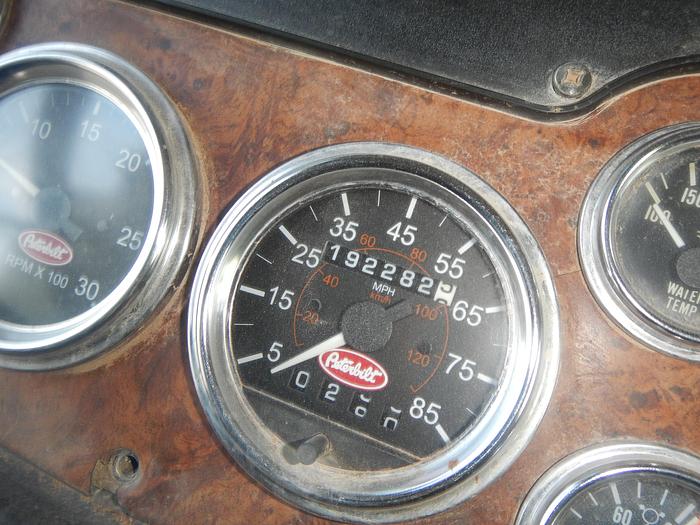 Used 2001 Peterbilt 379