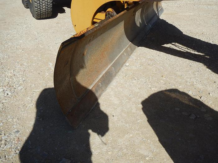 Used 2001 DEERE 770CH