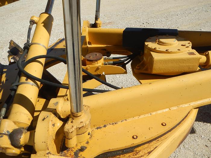 Used 2001 DEERE 770CH