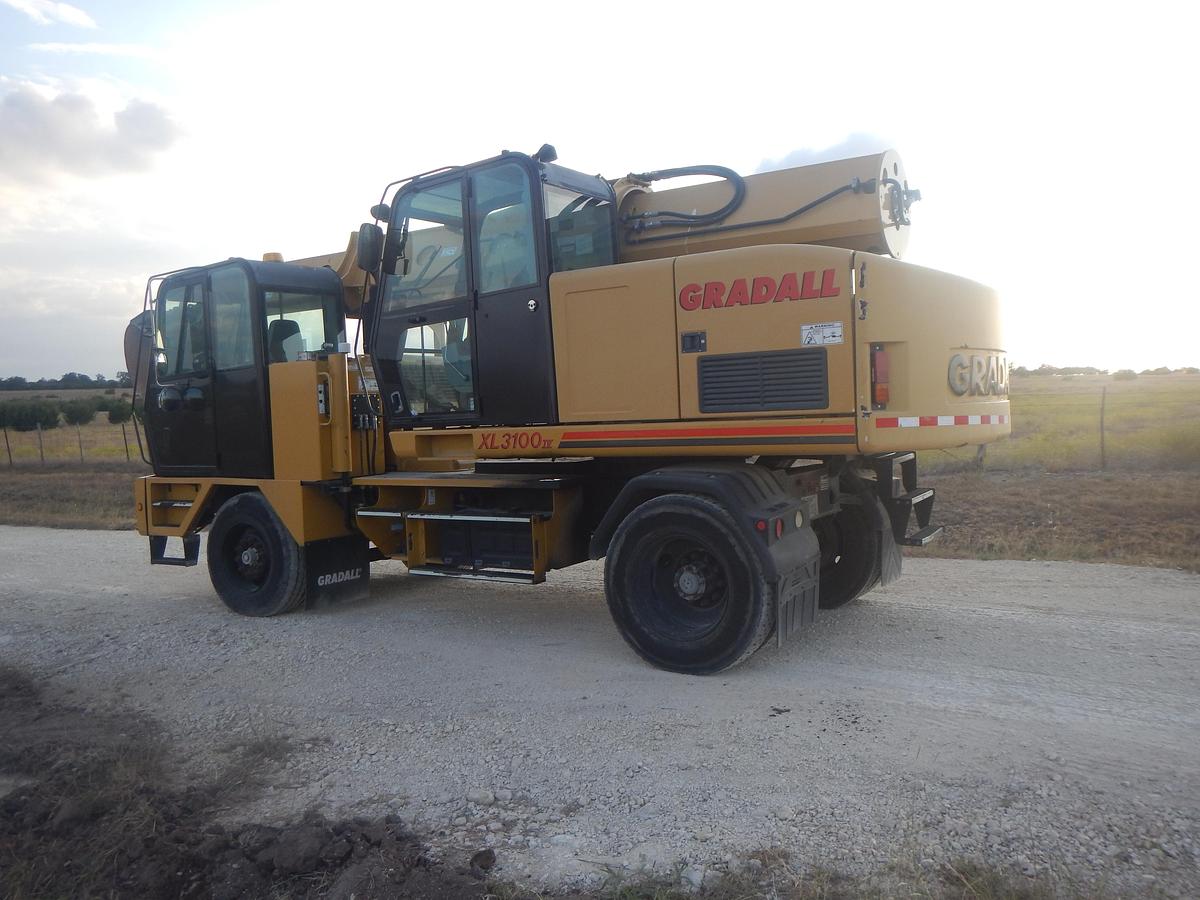 Used 2011 Gradall XL3100IV