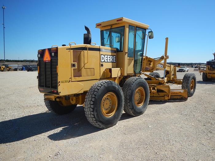Used 2001 DEERE 770CH