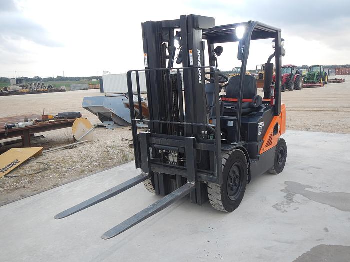 Used 2019 Doosan  D25S-7