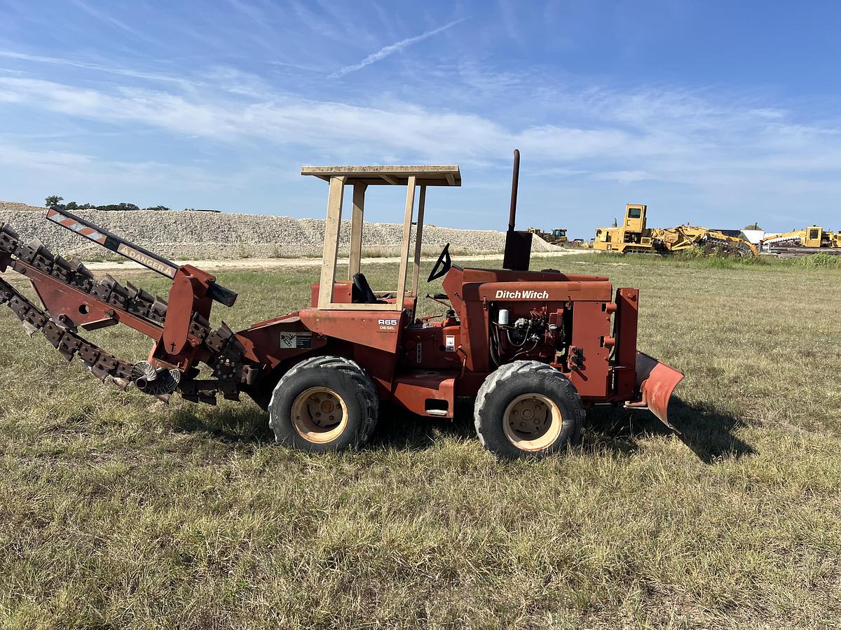 Used 1977 Ditch Witch R65DD