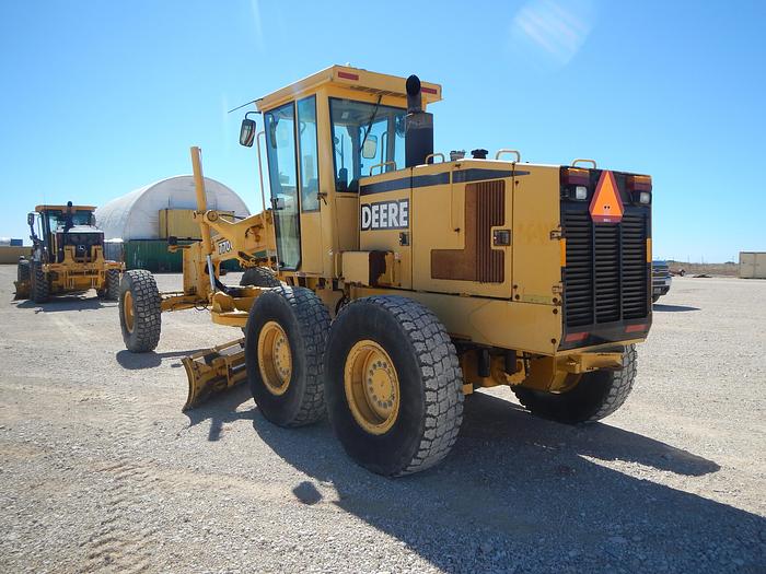 Used 2001 DEERE 770CH